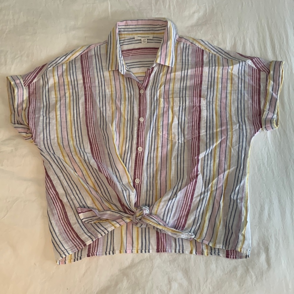 Medium, short sleeved, button up blouse